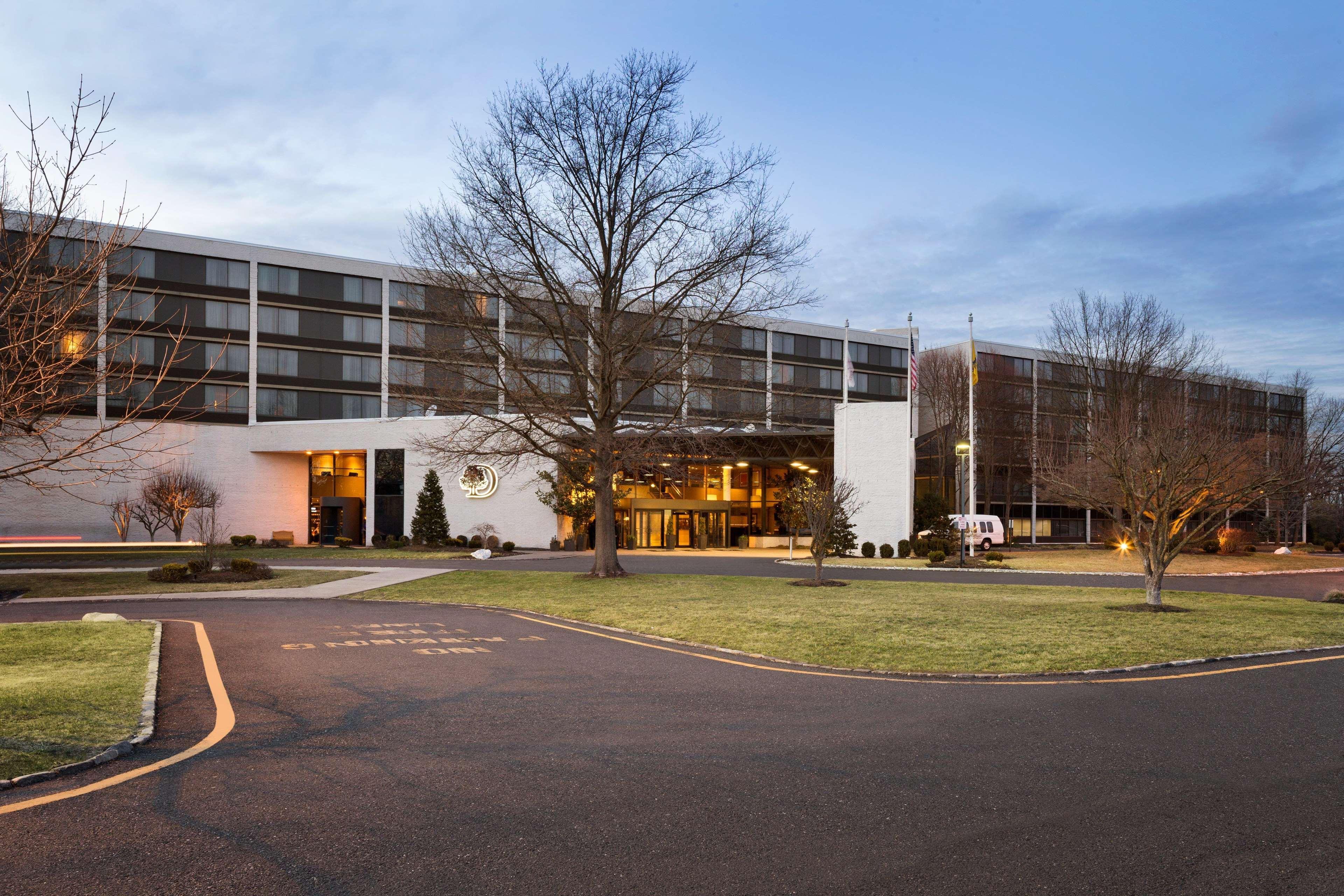 Doubletree By Hilton Hotel & Executive Meeting Center Somerset Exterior photo